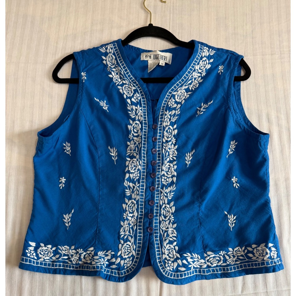Together! Womens Blue Floral Embroidered Sleeveless Button Top Size 16s